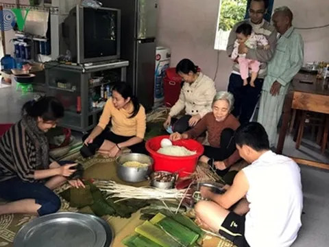 Kiều bào giữ hồn văn hóa Tết