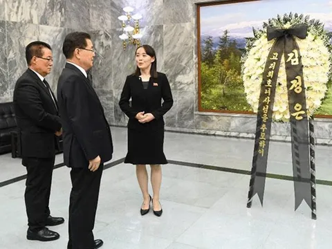 Em gái ông Kim Jong Un đích thân trao thư chia buồn cho Hàn Quốc