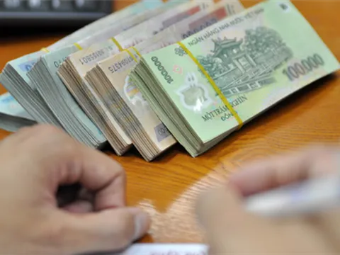 'Choáng váng' mức lương gần 300 triệu đồng/tháng của sếp ngân hàng