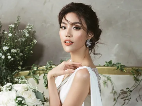 Lan Khuê đẹp nao lòng trong mẫu váy cưới