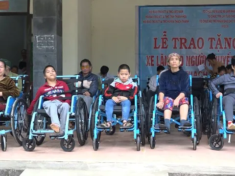 Thanh Hóa hỗ trợ kinh phí tiếp nhận, trao tặng xe lăn cho người khuyết tật