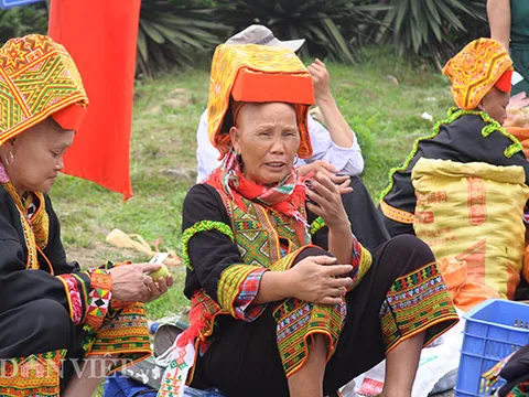 Lên đỉnh Mẫu Sơn xem người Dao ăn Tết cũ