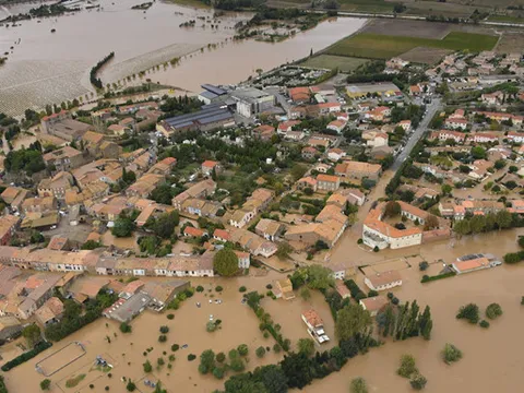 Lượng mưa 3 tháng đổ xuống một đêm, 11 người chết vì lũ quét ở Pháp