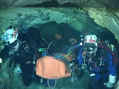 Lý do thợ lặn cứu trước 4 trẻ khỏe nhất đội bóng Thái