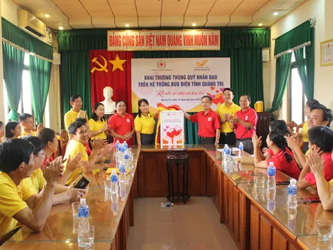 Khai trương Thùng quỹ nhân đạo trên hệ thống Bưu điện tỉnh Quảng Trị