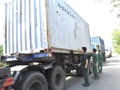 Tạm giữ 64 tấn hóa chất Formalin nhập lậu