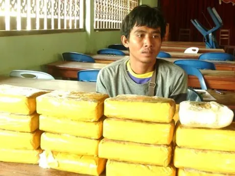 Bắt đối tượng vận chuyển 94.000 viên ma túy tổng hợp