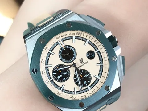 Mai Phương Thúy sắm đồng hồ hơn 70.000 USD