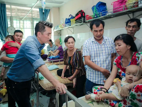 Ca sỹ Đàm Vĩnh Hưng: Làm từ thiện theo 'mệnh lệnh' trái tim