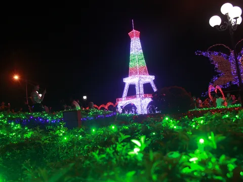 Rực rỡ lễ hội ánh sáng ở Quảng Bình