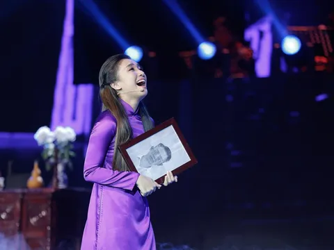 NSUT Kim Tử Long phụ tình Giang Hồng Ngọc vì nghề "xướng ca vô loài"