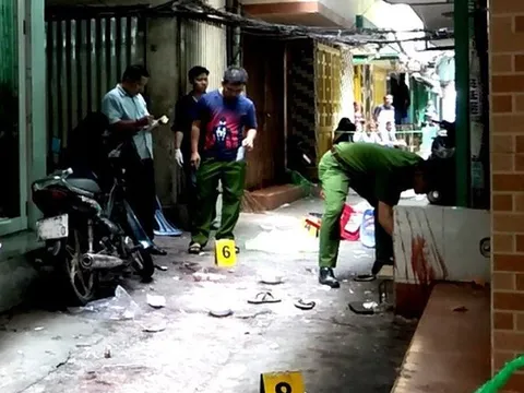 Một người đàn ông dùng dao truy sát nhiều người bị thương, rồi tự sát