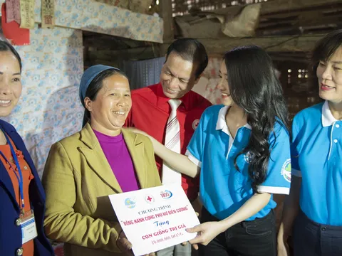 “Đồng hành cùng phụ nữ biên cương” chia sẻ với xã nghèo biên giới Phong Nặm