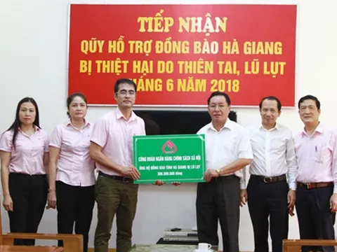 Hỗ trợ đồng bào bị ảnh hưởng do mưa lũ