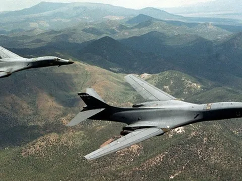 Mỹ điều hai máy bay ném bom tới bán đảo Triều Tiên