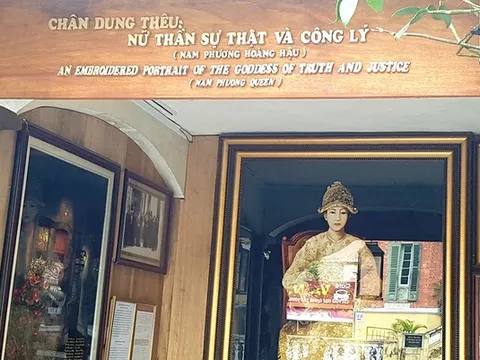 Nam Phương Hoàng Hậu được "phong" Nữ thần sự thật và công lý?