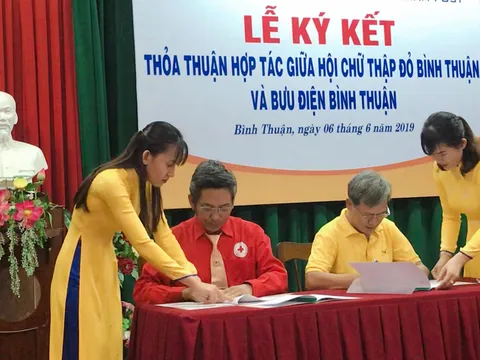 Hội Chữ thập đỏ và Bưu điện tỉnh Bình Thuận khai trương thùng nhân đạo