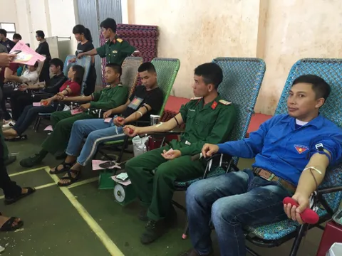 Những giọt máu nghĩa tình