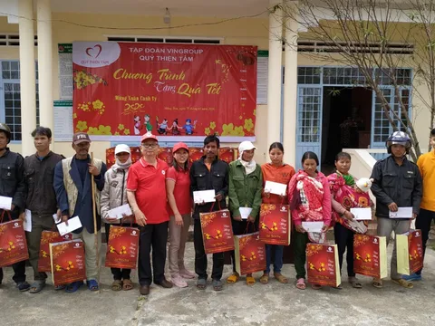 Quà Tết ấm áp nghĩa tình