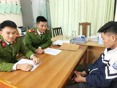 Lên cơn ngáo đá đốt nhà của bố mẹ