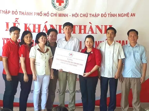 Nghệ An: Bàn giao nhà bán trú cho Trường Tiểu học huyện Tương Dương