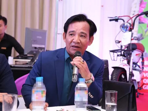 Nghệ sĩ Tiến Quang lên tiếng chuyện không thèm nhìn mặt Hồng Giang