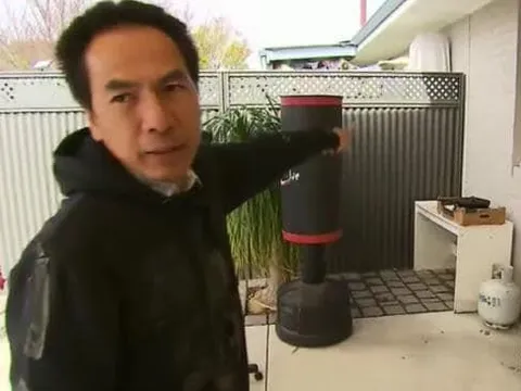 Người ăn chay kiện hàng xóm ra tòa vì không chịu được mùi nướng thịt