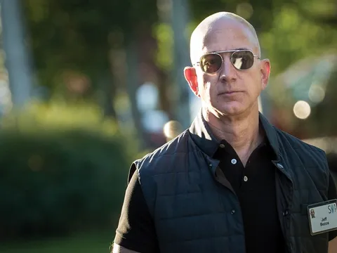 Jeff Bezos - ông chủ hãng thương mại điện tử sắp đổ bộ vào Việt Nam là ai?