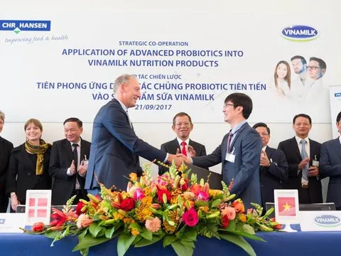 Vinamilk ra mắt sản phẩm sữa bột trẻ em có bổ sung tổ yến