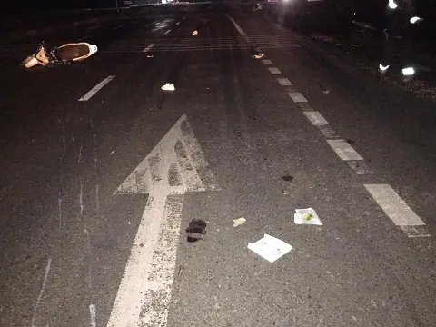 Hà Tĩnh: Xe máy đâm vào đuôi xe tải, 3 người thương vong