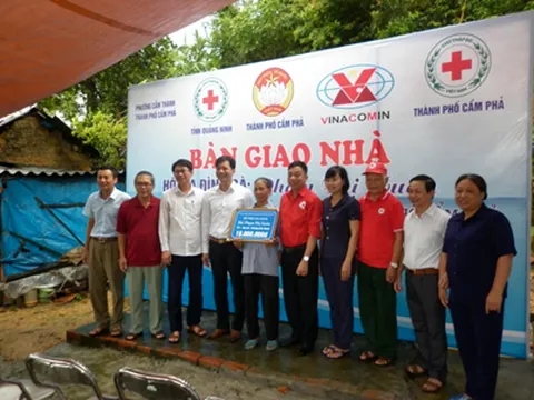 Hội Chữ thập đỏ TP Cẩm Phả bàn giao nhà nhân đạo