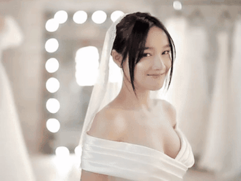 Ngắm 'ngọc nữ' Nhã Phương đẹp ngọt ngào trong mẫu váy cưới mới