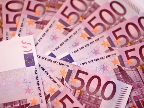 Nhà vệ sinh ở Thụy Sĩ bị tắc vì gần 120.000 USD tiền mặt