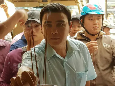 Nhiều sao Việt nghẹn ngào, đau đớn… thầm lặng quyên góp giúp các 'hiệp sĩ'