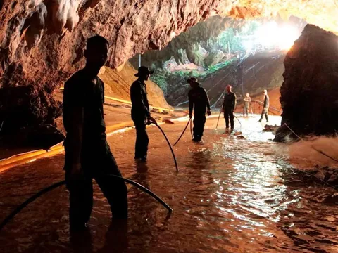 Những chuyện bây giờ mới kể về cuộc giải cứu đội bóng Thái