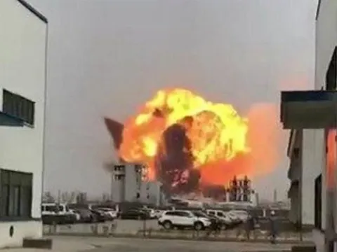 Nổ lớn phá hủy nhà máy hóa chất ở miền Đông Trung Quốc