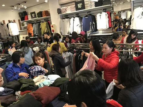 Nỗi ân hận Black Friday: Tiêu tốn ngàn USD rồi khóc ròng thanh lý gấp