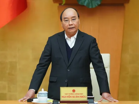 Thủ tướng: Tạm dừng các chuyến bay thương mại từ nước ngoài
