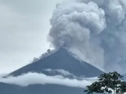 Núi lửa ở Guatemala phun trào làm ít nhất 25 người tử vong
