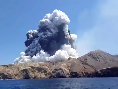 Số người thiệt mạng gia tăng sau vụ núi lửa phun trào tại New Zealand