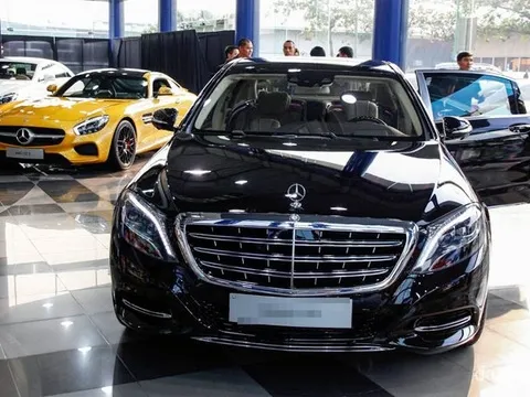 Ô tô sang tăng giá 4 tỷ đồng: Dân giàu xếp hàng chờ mua