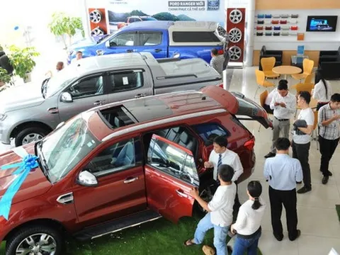 Ô tô vào đợt đại hạ giá thứ 3