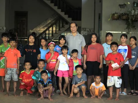 Ông Bụt của 106 trẻ mồ côi