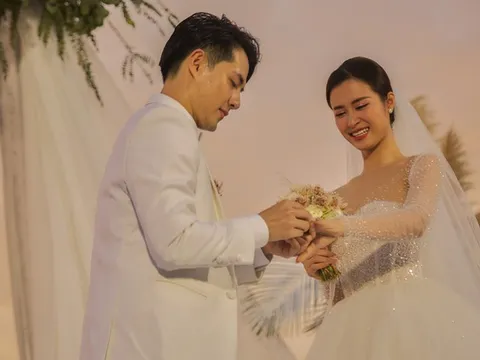 Đông Nhi và Ông Cao Thắng khoe ảnh đi nghỉ tuần trăng mật