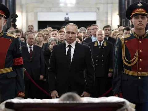 Ông Putin đau buồn tại tang lễ của Đại sứ Nga thiệt mạng ở Thổ Nhĩ Kỳ
