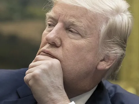 Ông Trump bị kiện vì không công khai khách mời tại Nhà Trắng