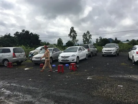 Triệt phá ổ đánh bạc quy mô lớn, thu giữ hàng chục xe ô tô