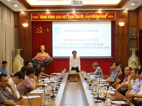 BHXH Việt Nam vượt qua khó khăn, thực hiện hiệu quả nhiệm vụ 'kép'