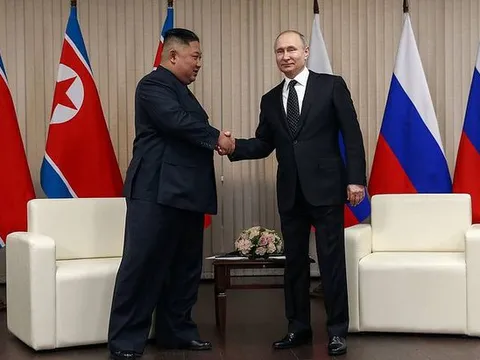 Tổng thống Putin nói gì trong cuộc họp kín với Chủ tịch Kim Jong Un