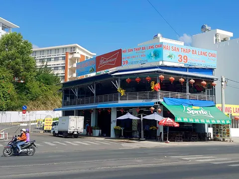 Quán ăn ‘chặt chém’ 250.000 một đĩa mồng tơi bị xử phạt 750.000 đồng